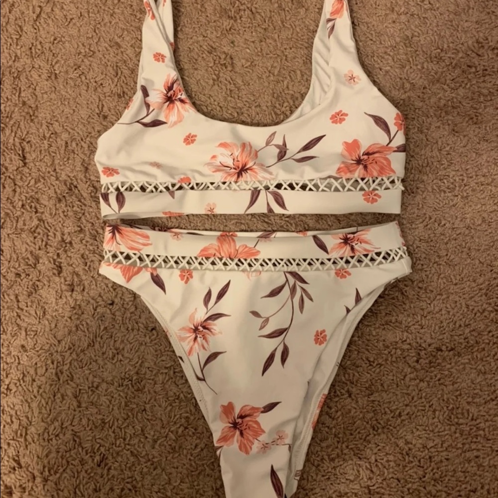 TOBI bikini